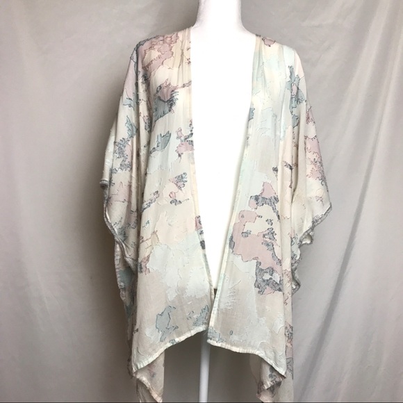 Kimono.... really unique - Picture 1 of 3